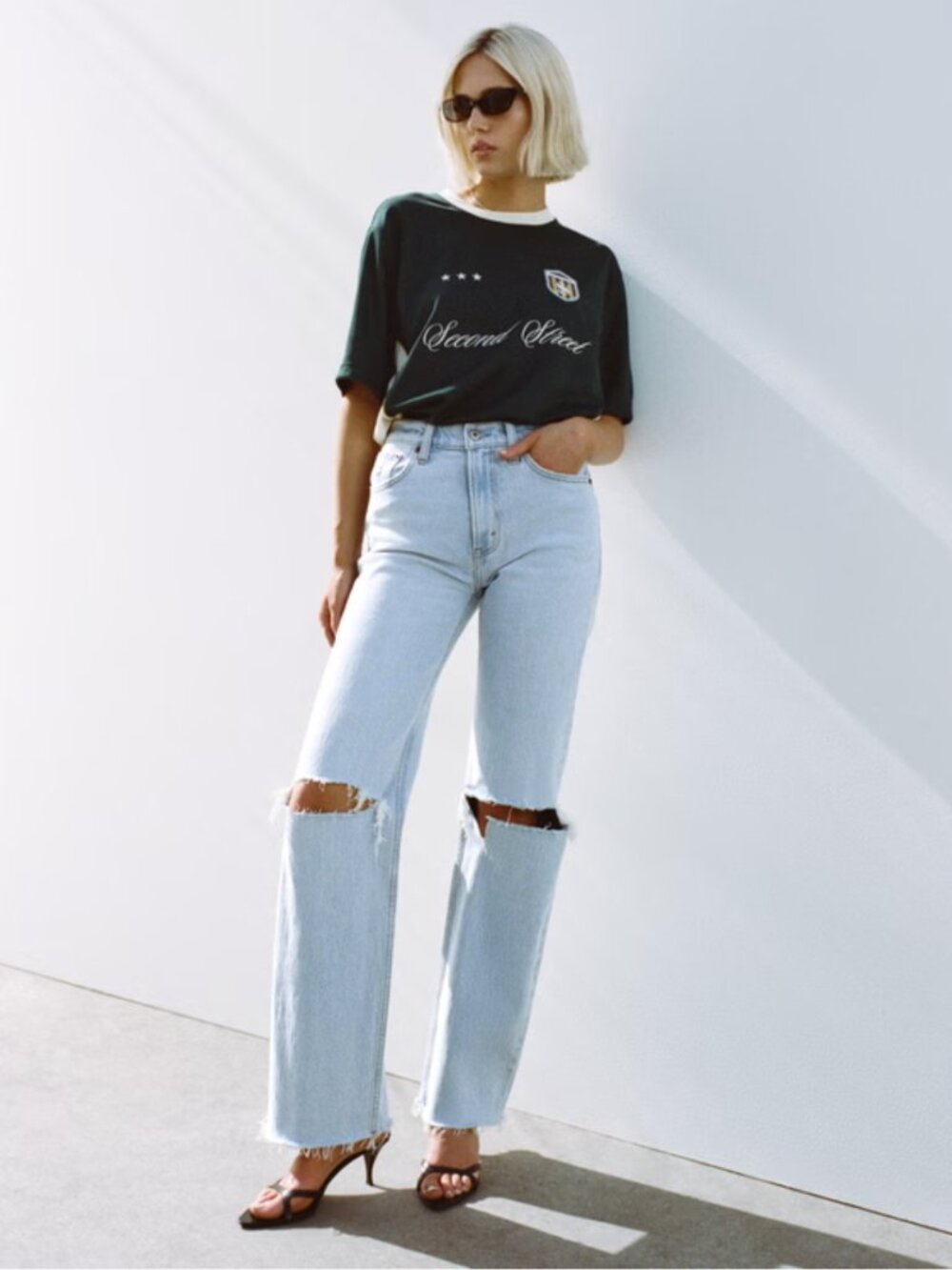 NWT Abercrombie & Fitch High Rise 90's Relaxed Raw Hem Jeans